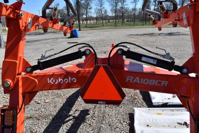 Image of Kubota RA108CR equipment image 4