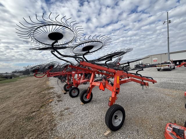 Image of Kubota RA110CR equipment image 2