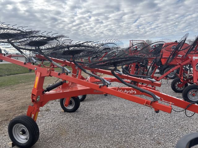 Image of Kubota RA110CR equipment image 1
