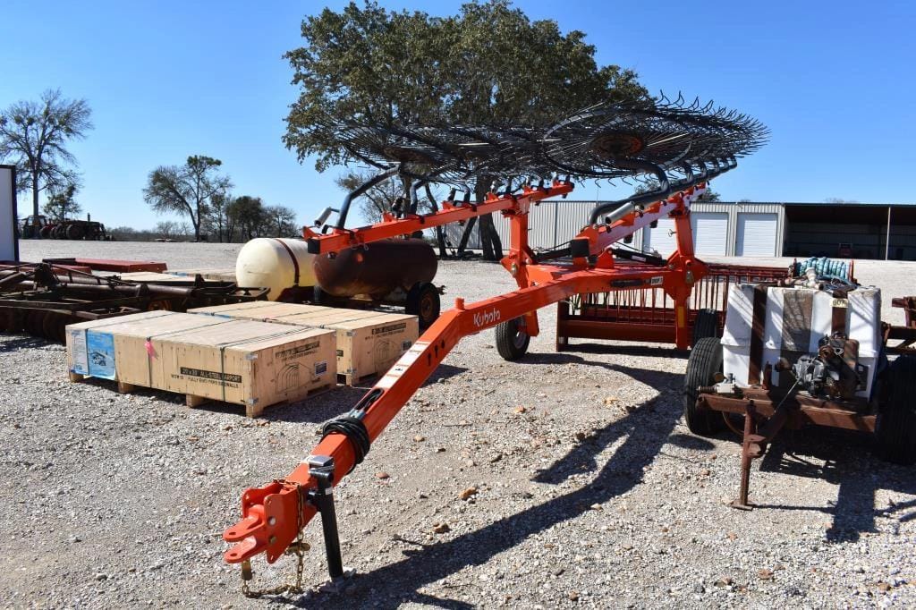 Kubota RA212CR Equipment Image0