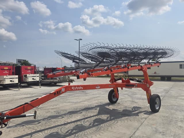 Image of Kubota RA212CR equipment image 1