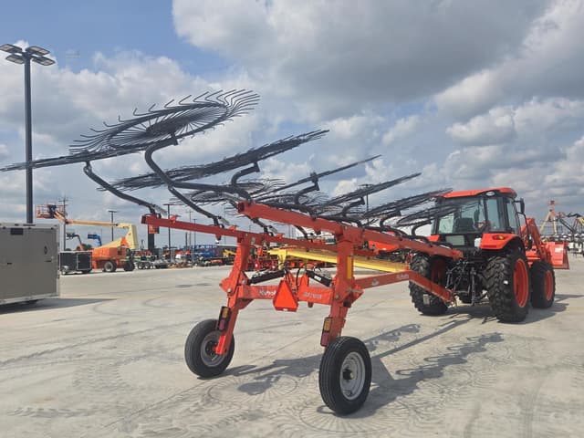 Image of Kubota RA212CR equipment image 3