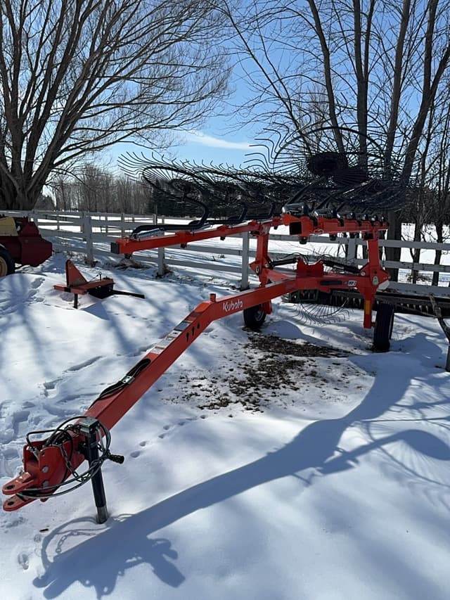 Image of Kubota RA212CR equipment image 3