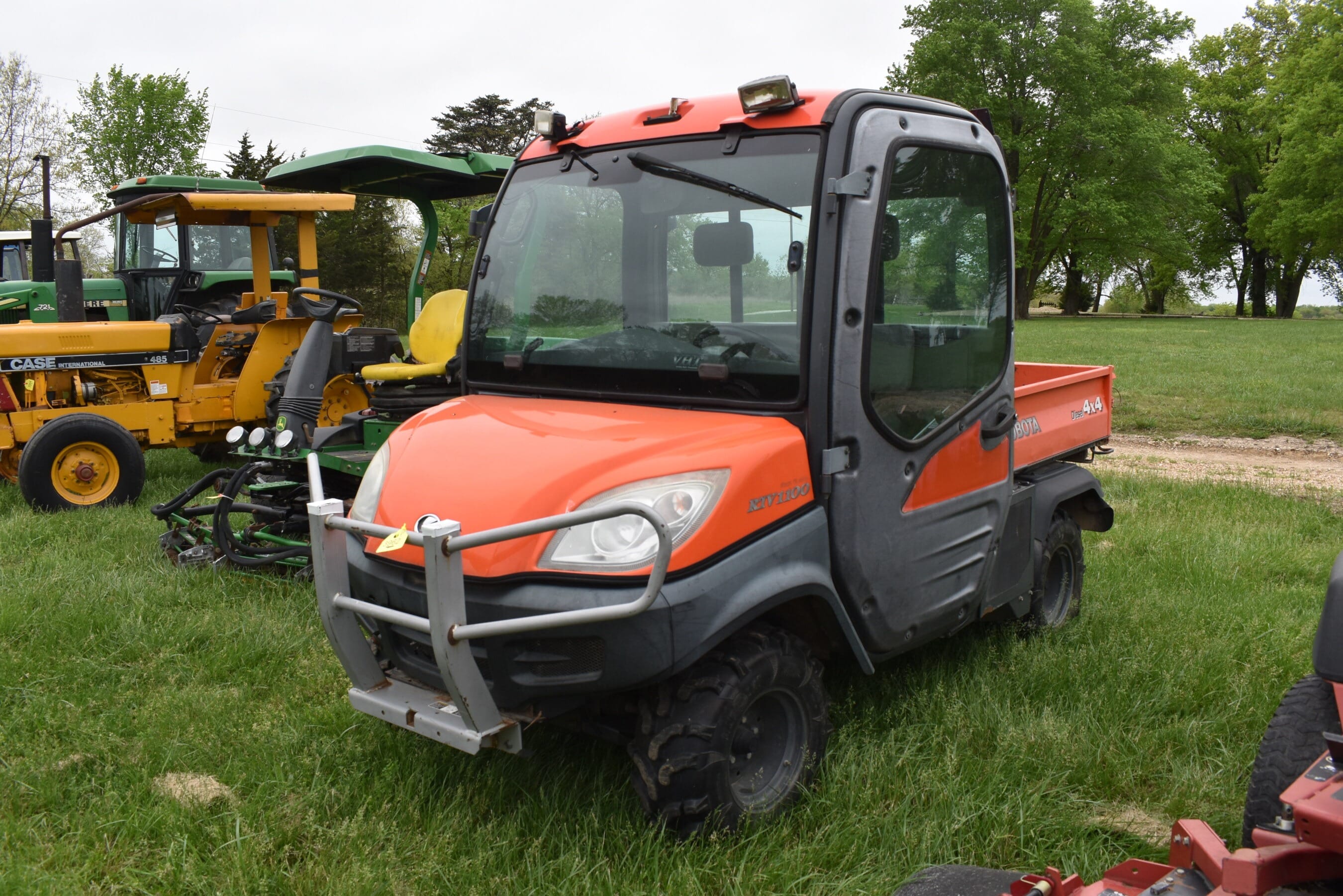 Kubota RTV1100 Equipment Image0