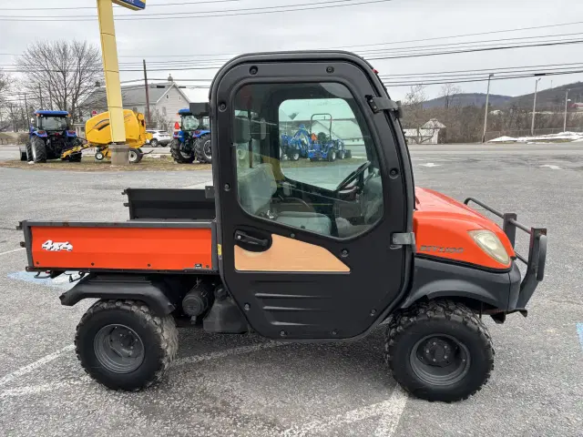 Image of Kubota RTV-1100 equipment image 2
