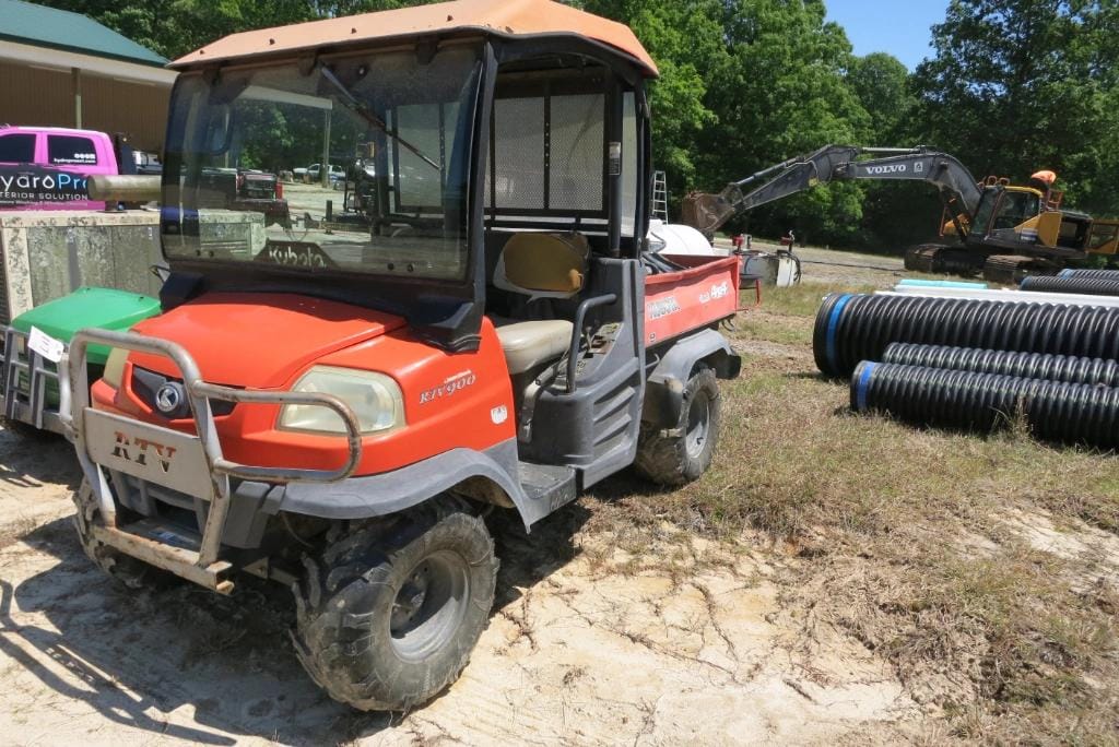 Kubota RTV900 Equipment Image0