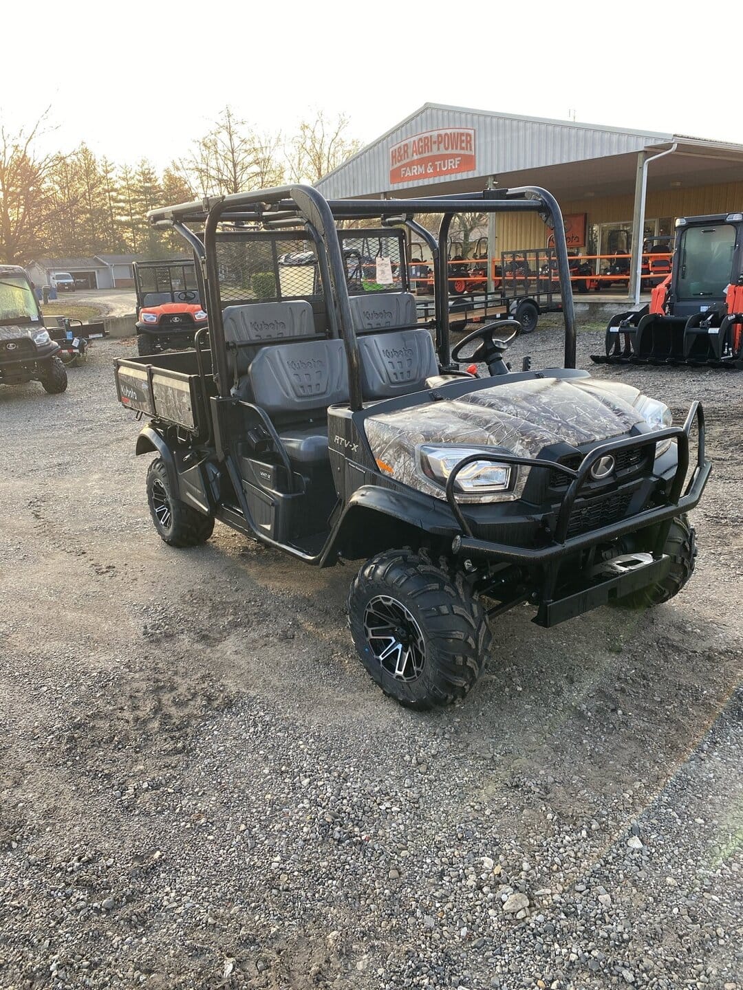 Kubota RTV-X Crew Equipment Image0