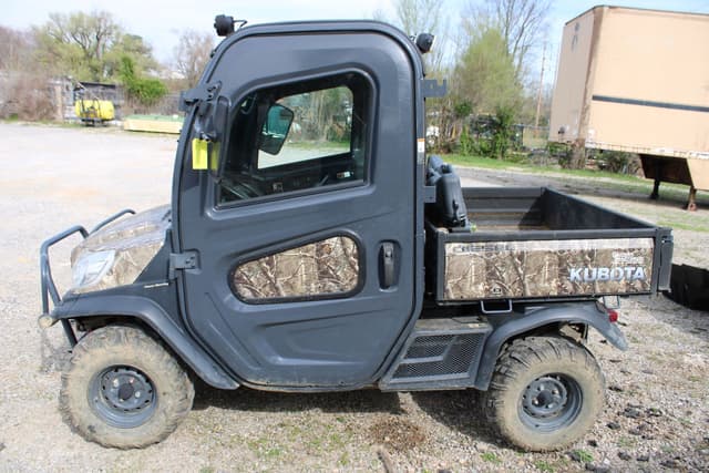 Image of Kubota RTV-X1100C equipment image 2