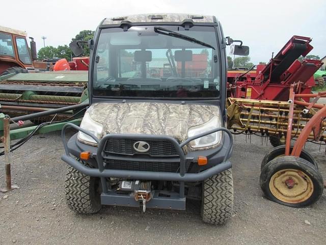 Image of Kubota RTV-X1100C equipment image 2