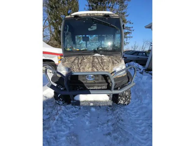 Image of Kubota RTV-X1100C equipment image 3