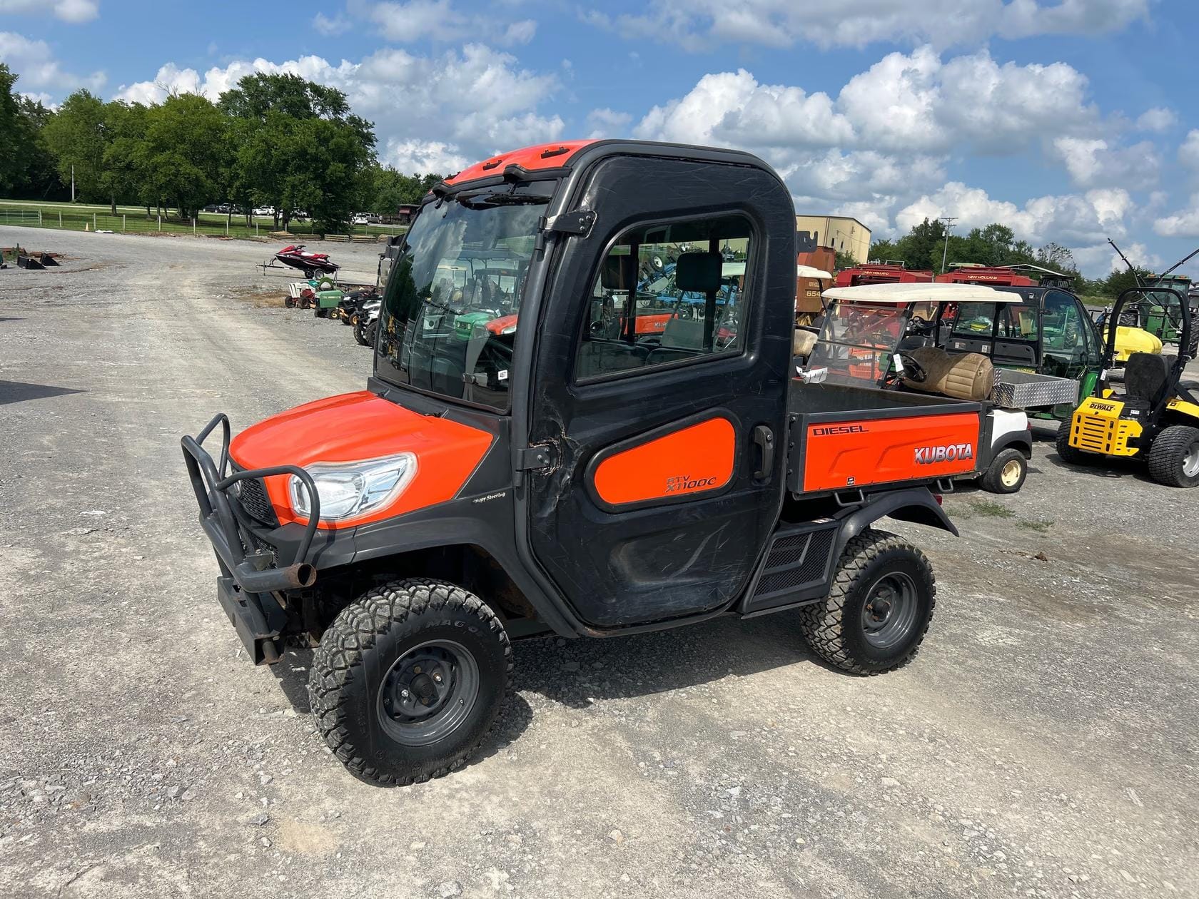 Kubota RTV-X1100C Equipment Image0
