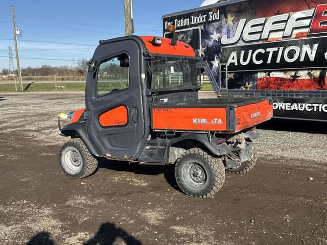 Image of Kubota RTV-X1100C equipment image 2