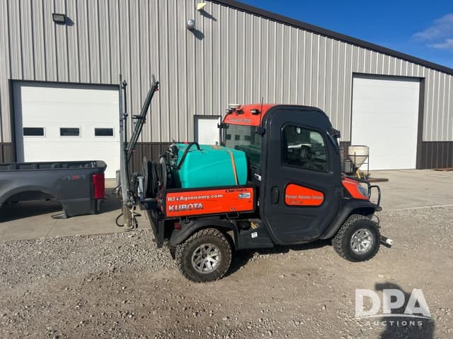 Image of Kubota RTV-X1100C equipment image 4