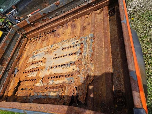 Image of Kubota RTV-X1100C equipment image 4