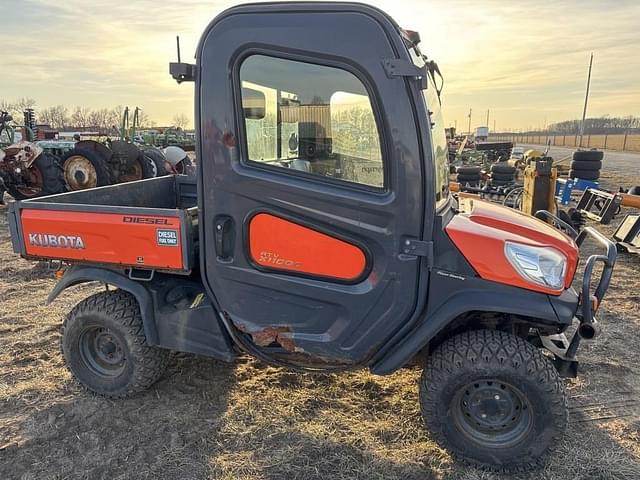 Image of Kubota RTV-X1100C equipment image 2