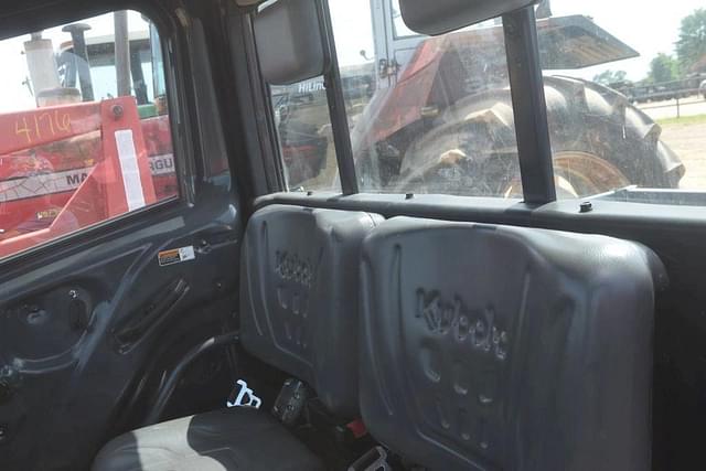 Image of Kubota RTV-X1100C equipment image 4