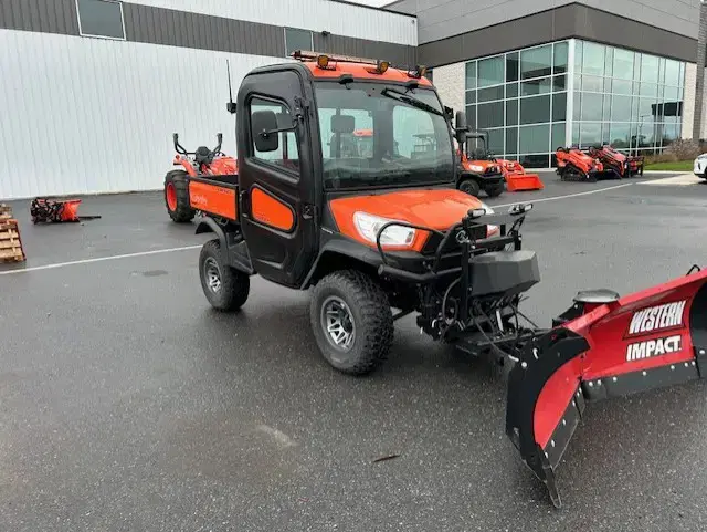 Image of Kubota RTV-X1100CWL-H equipment image 2