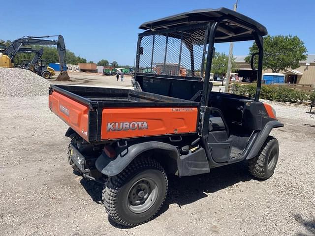 Image of Kubota RTVX900G equipment image 2