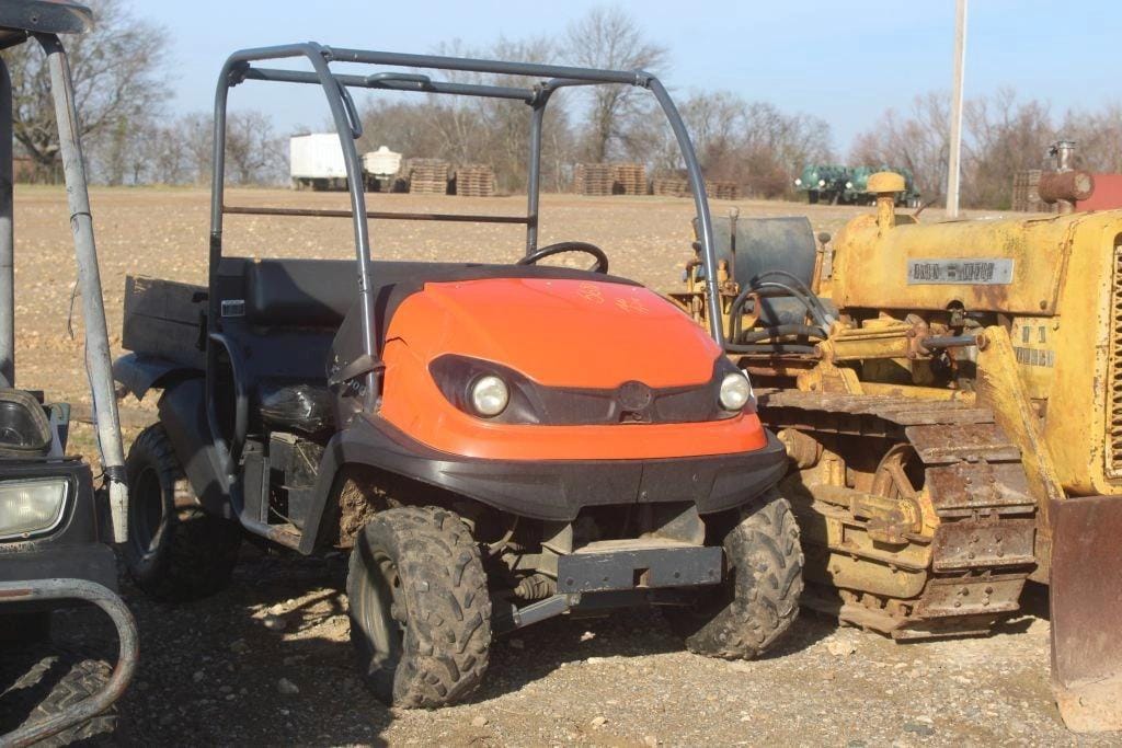 Kubota RTV400 Equipment Image0