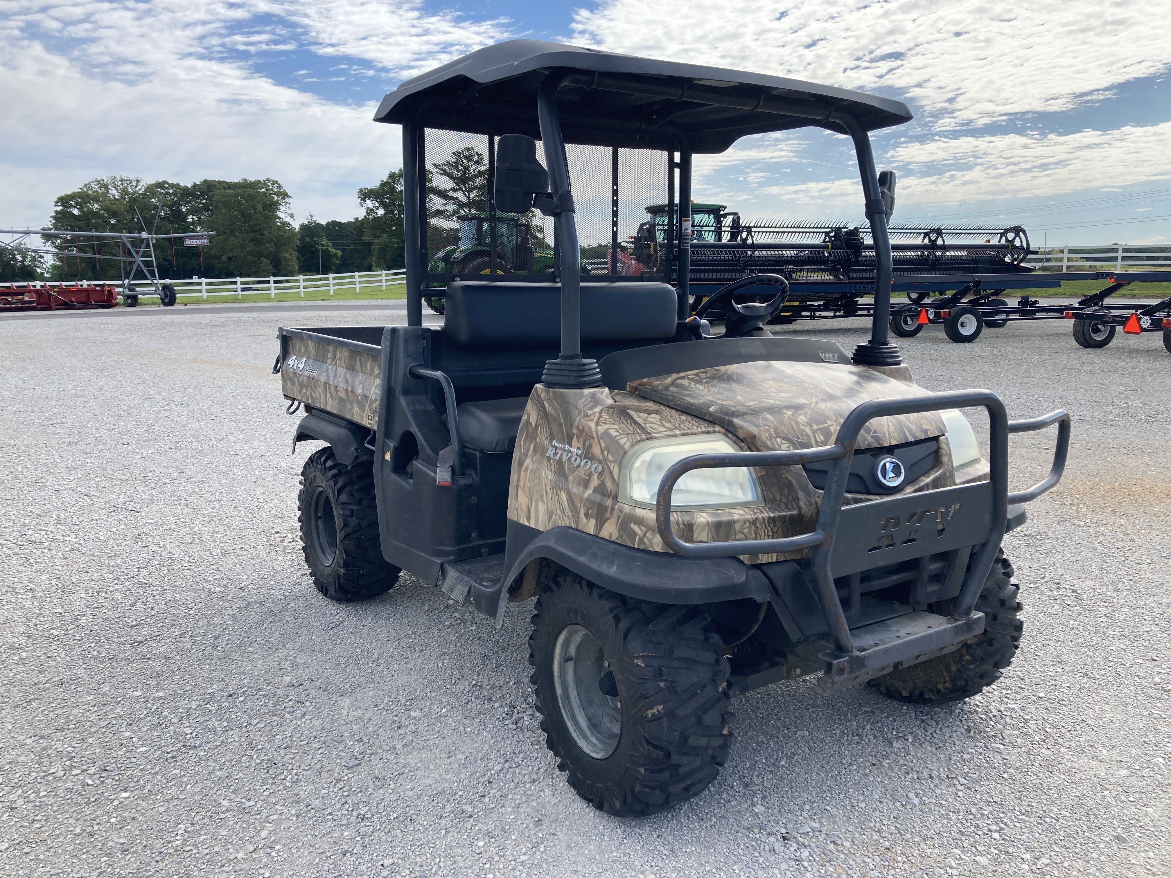 Kubota RTV900 Equipment Image0