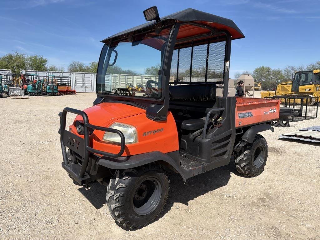 Kubota RTV900 Equipment Image0