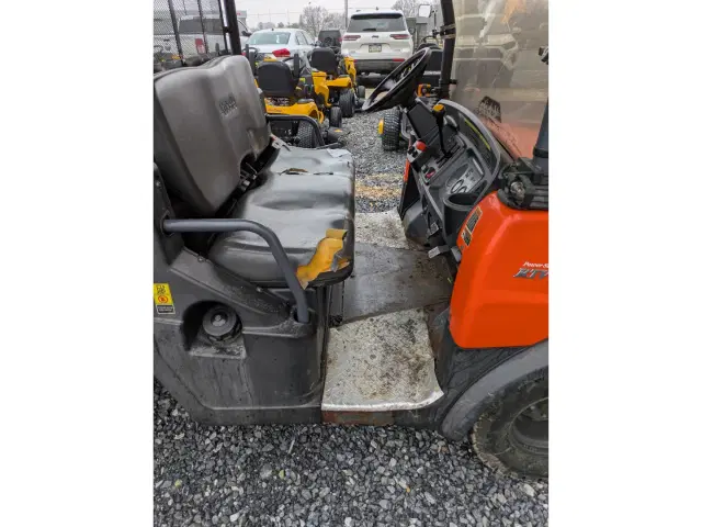Image of Kubota RTV900XTW equipment image 3