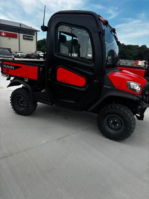 Kubota RTVX2C-PKLHS Equipment Image0