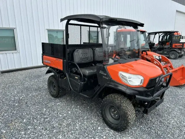 Image of Kubota RTVX900 equipment image 2