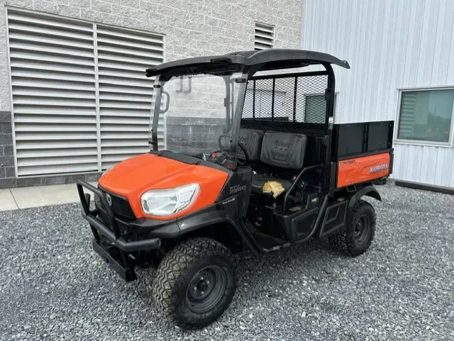 Kubota RTVX900 Equipment Image0