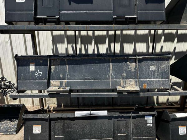 Image of Kubota S6608 equipment image 2