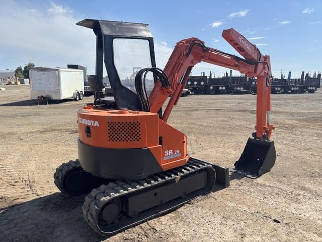 Image of Kubota SR25 equipment image 2