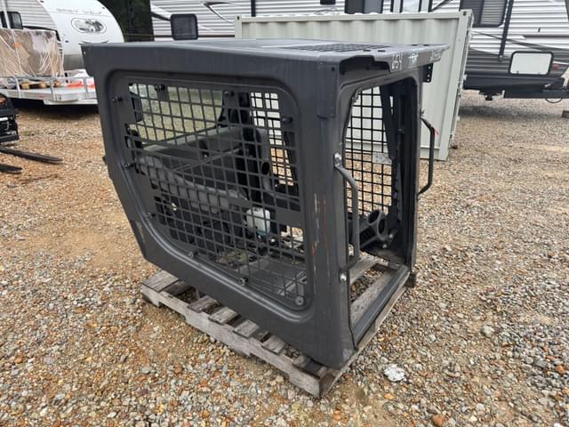 Image of Kubota SSV65 equipment image 2