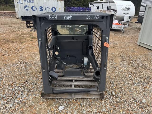 Image of Kubota SSV65 equipment image 1