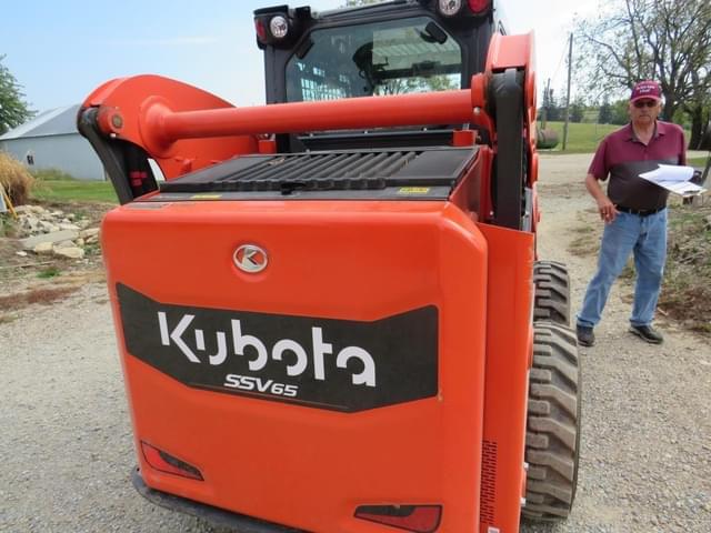 Image of Kubota SSV65 equipment image 3
