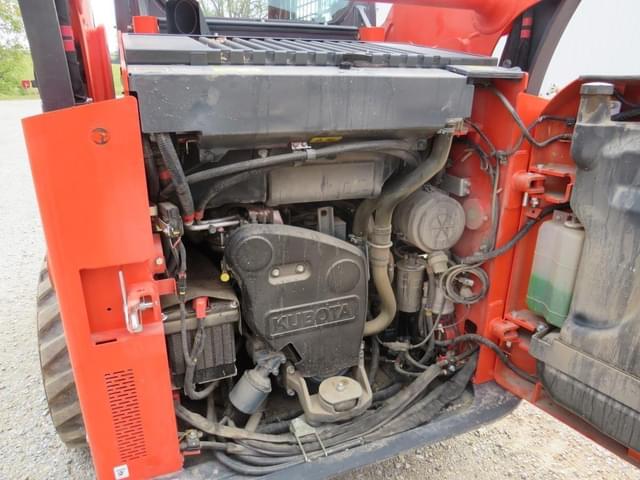 Image of Kubota SSV65 equipment image 4
