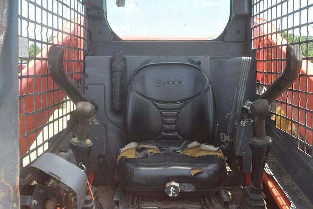 Image of Kubota SSV65 equipment image 4