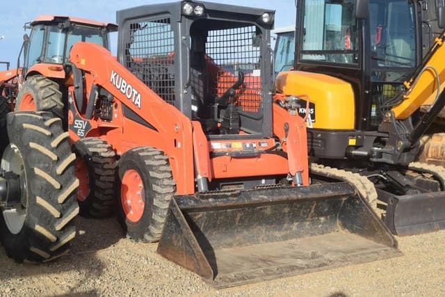Image of Kubota SSV65 equipment image 3