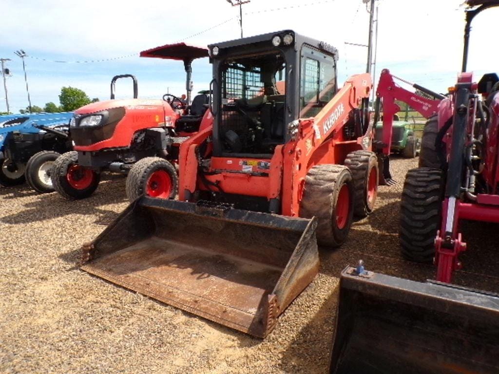Kubota SSV75 Equipment Image0