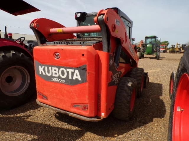 Image of Kubota SSV75 equipment image 2