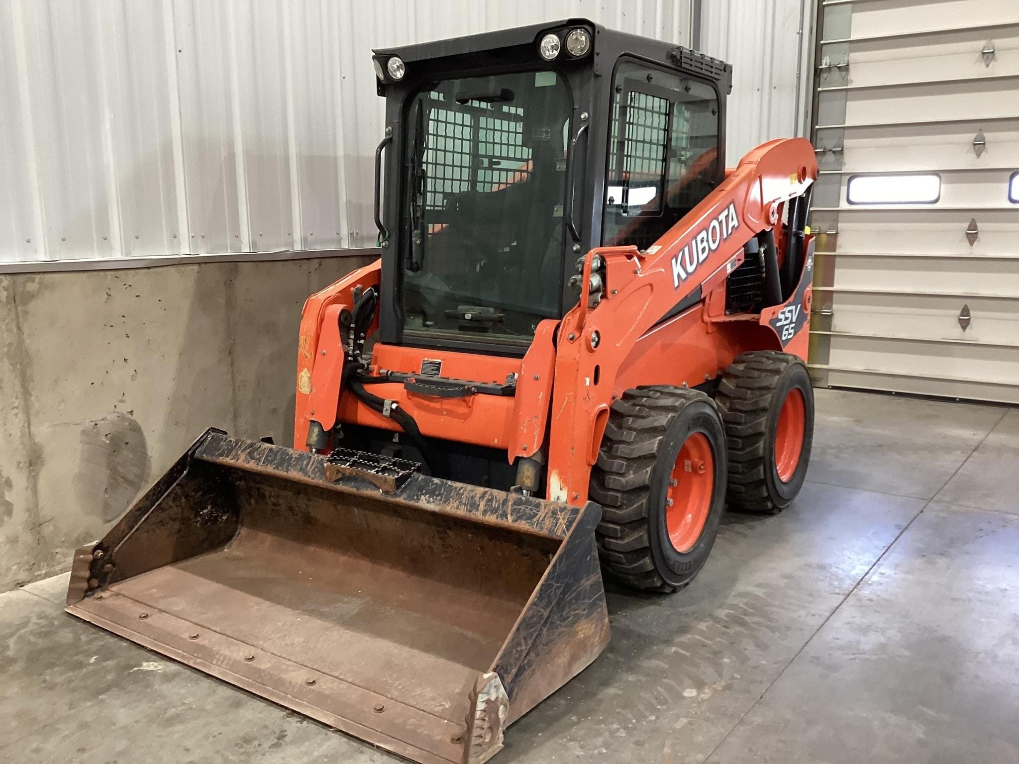 2020 Kubota SSV65 Equipment Image0