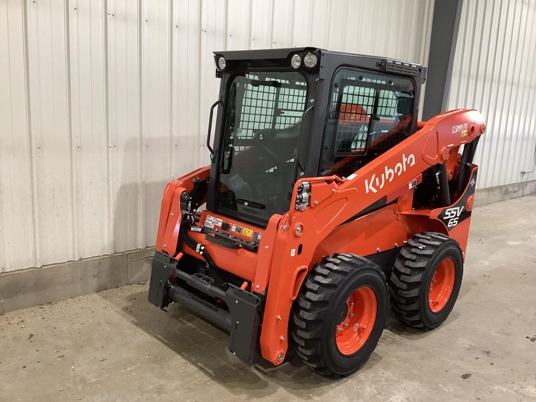 Image of Kubota SSV65 Image 1
