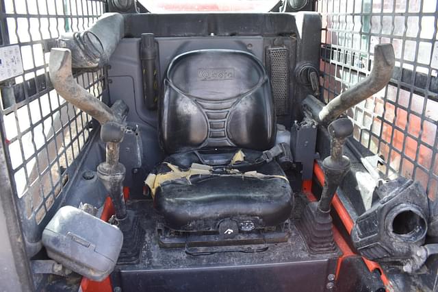 Image of Kubota SSV65 equipment image 3