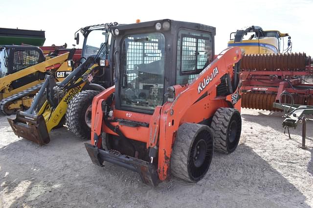 Image of Kubota SSV65 equipment image 2