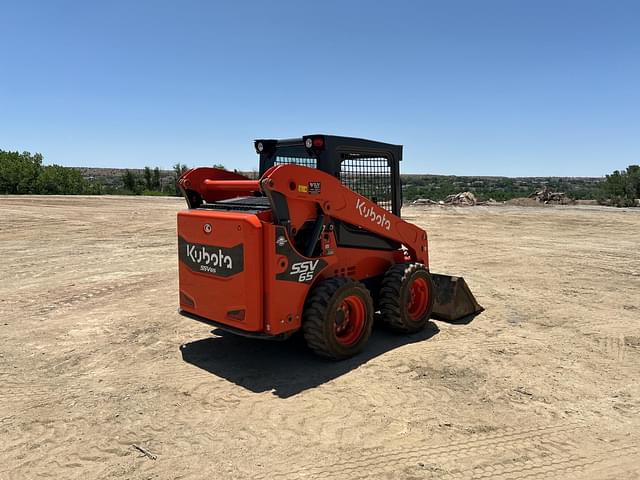 Image of Kubota SSV65 equipment image 4