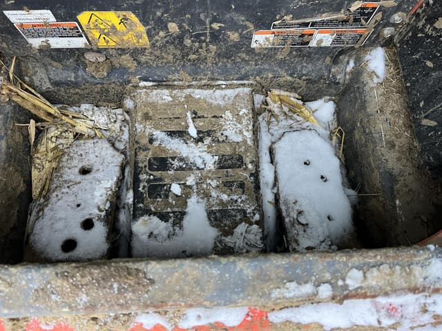 Image of Kubota SSV65 equipment image 3