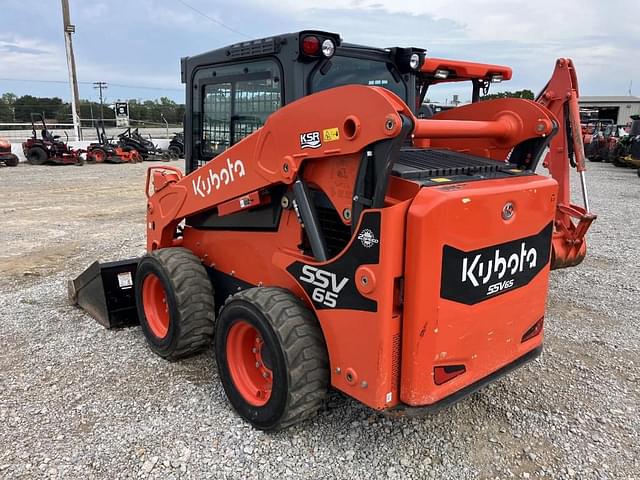 Image of Kubota SSV65 equipment image 3