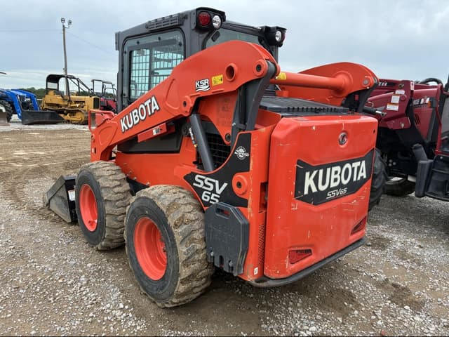 Image of Kubota SSV65 equipment image 3