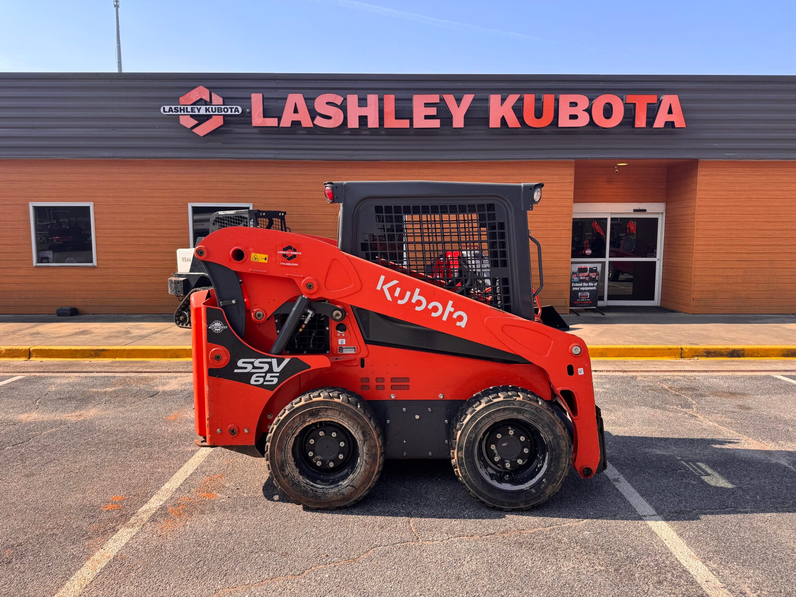 2023 Kubota SSV65 Equipment Image0