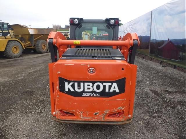 Image of Kubota SSV65 equipment image 3