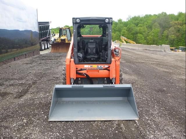 Image of Kubota SSV65 equipment image 1